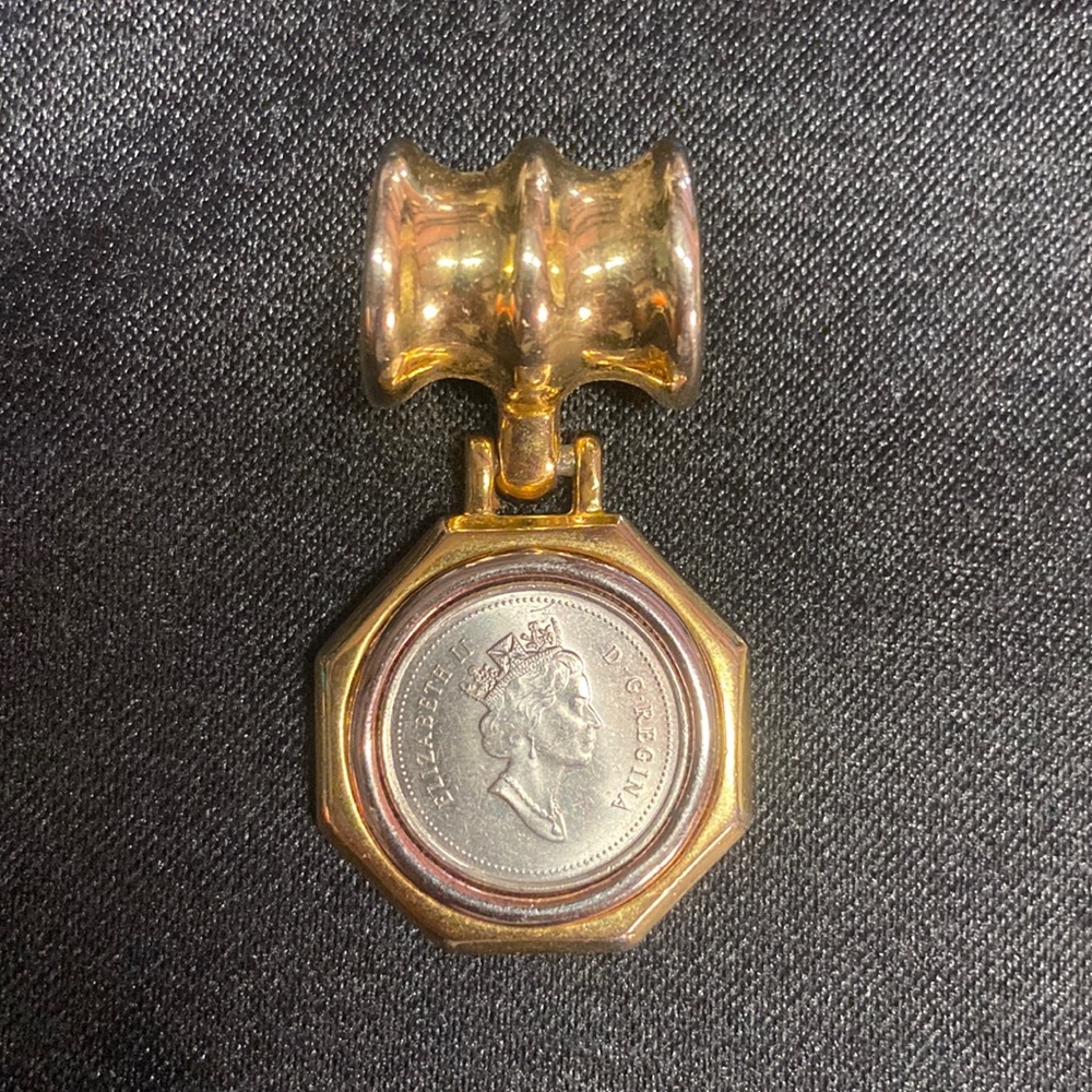 Vintage 1953 Queen Elizabeth 11 coronation coin pendant gold tone